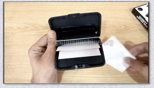 Pocket Business Waterproof Wallet Card Holder made of aluminium and ABS plastic, designed to protect against hacking and accidental scanning