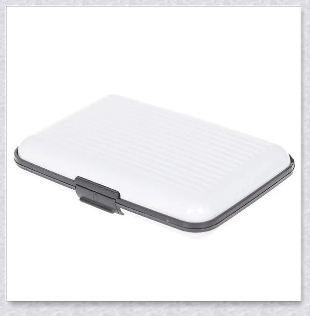 Pocket Business Waterproof Wallet Card Holder made of aluminium and ABS plastic, designed to protect against hacking and accidental scanning