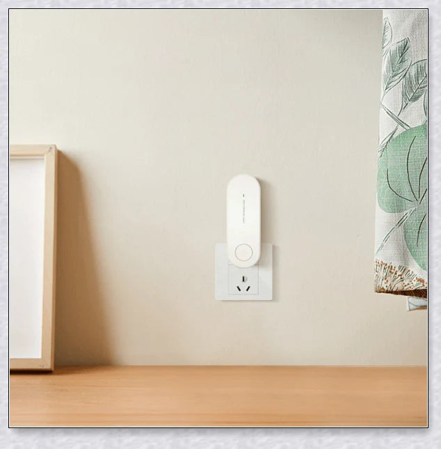 Portable and personal negative ion air purifier for removing dust, smoke, and odours