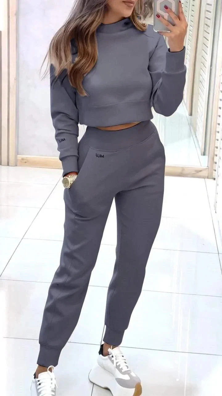 Stylish collared jacket and slim-fit trousers in a variety of colors, perfect for athleisure wear