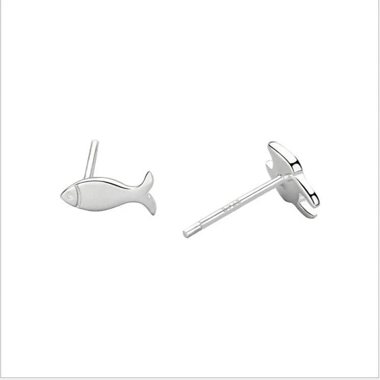 Elegant asymmetric 925 sterling silver stud earrings with cat and fish motifs, a modern and sophisticated accessory