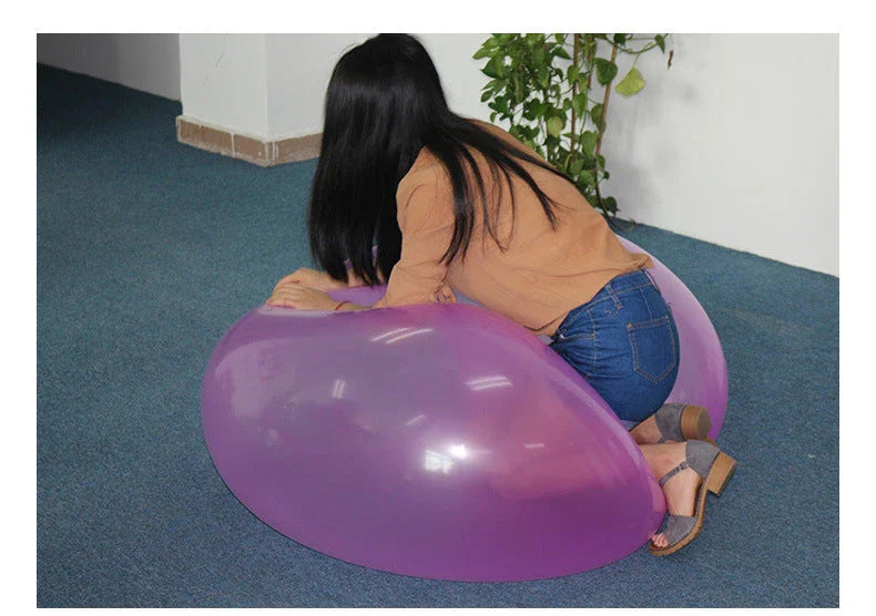 Colourful, lightweight bubble balls in various sizes, perfect for outdoor play and UK kids' parties