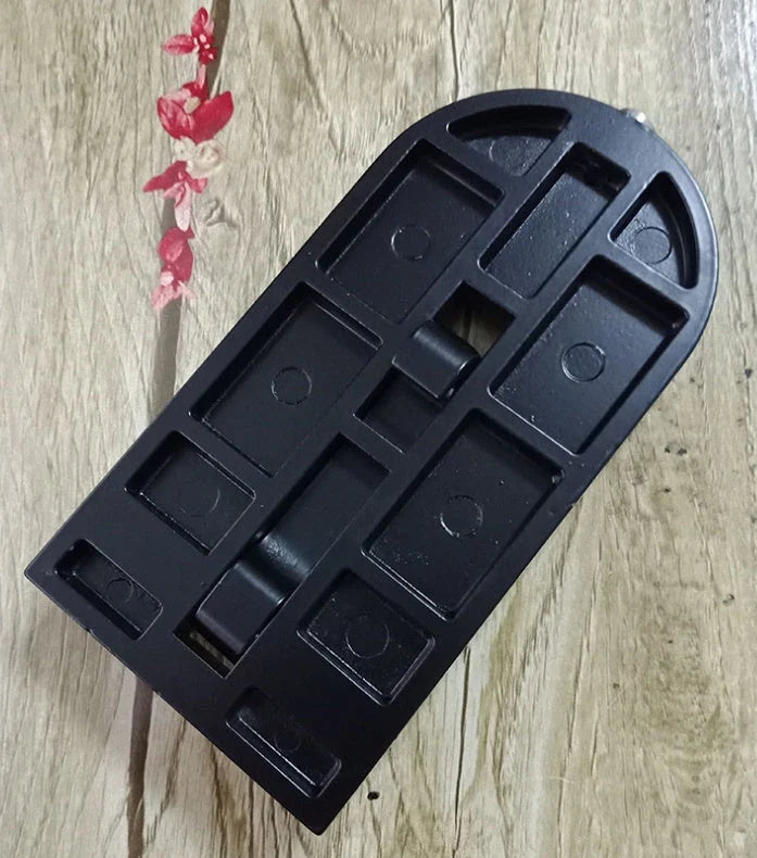 Durable aluminum alloy car assist pedal with versatile design for roof access and door hook assistance