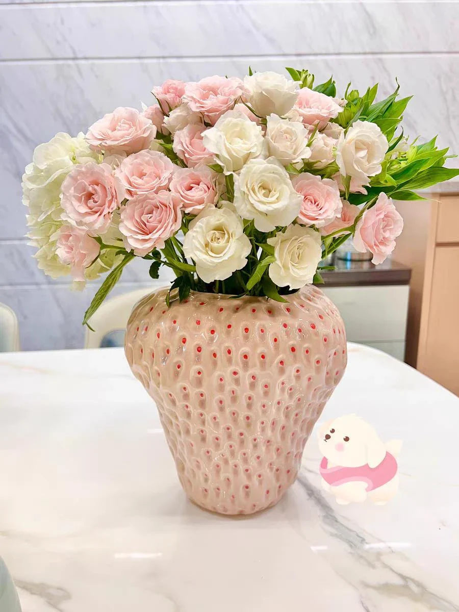 Creative Design Strawberry Ceramic Vase - Unique Floral Display for Home Decor