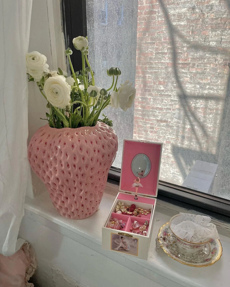 GiftHome UK Creative Design Strawberry Ceramic Vase