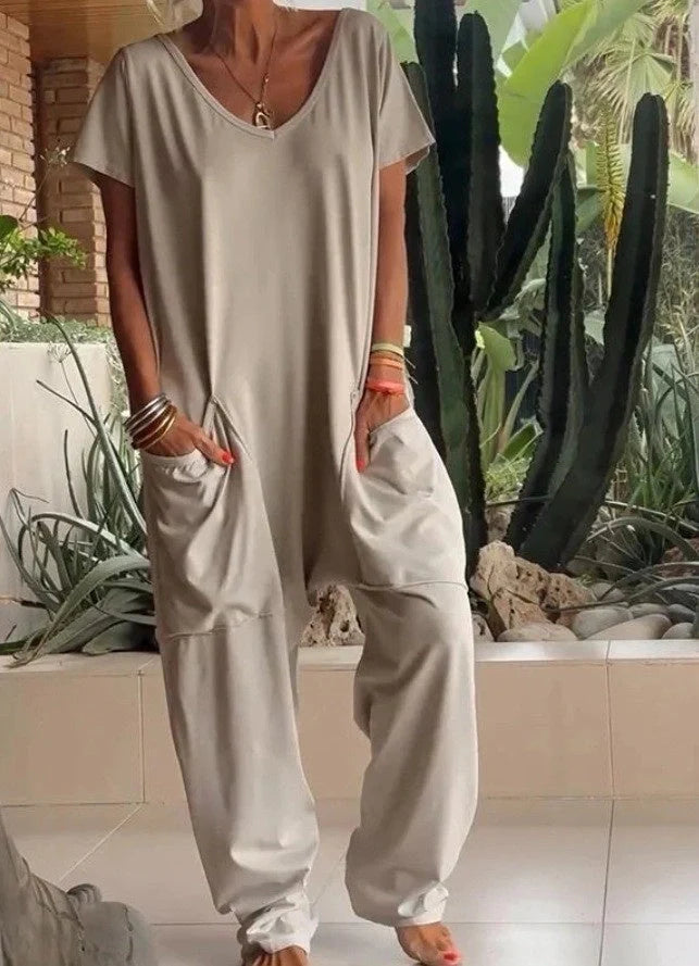 V-neck oversized pocket jumpsuit in solid colours for street fashion