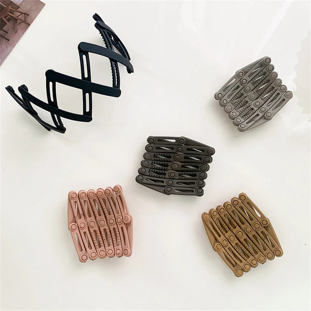 Retractable Pocket Hair Band - A stylish, secure, and convenient hair accessory that can be easily stored in your pocket or bag.