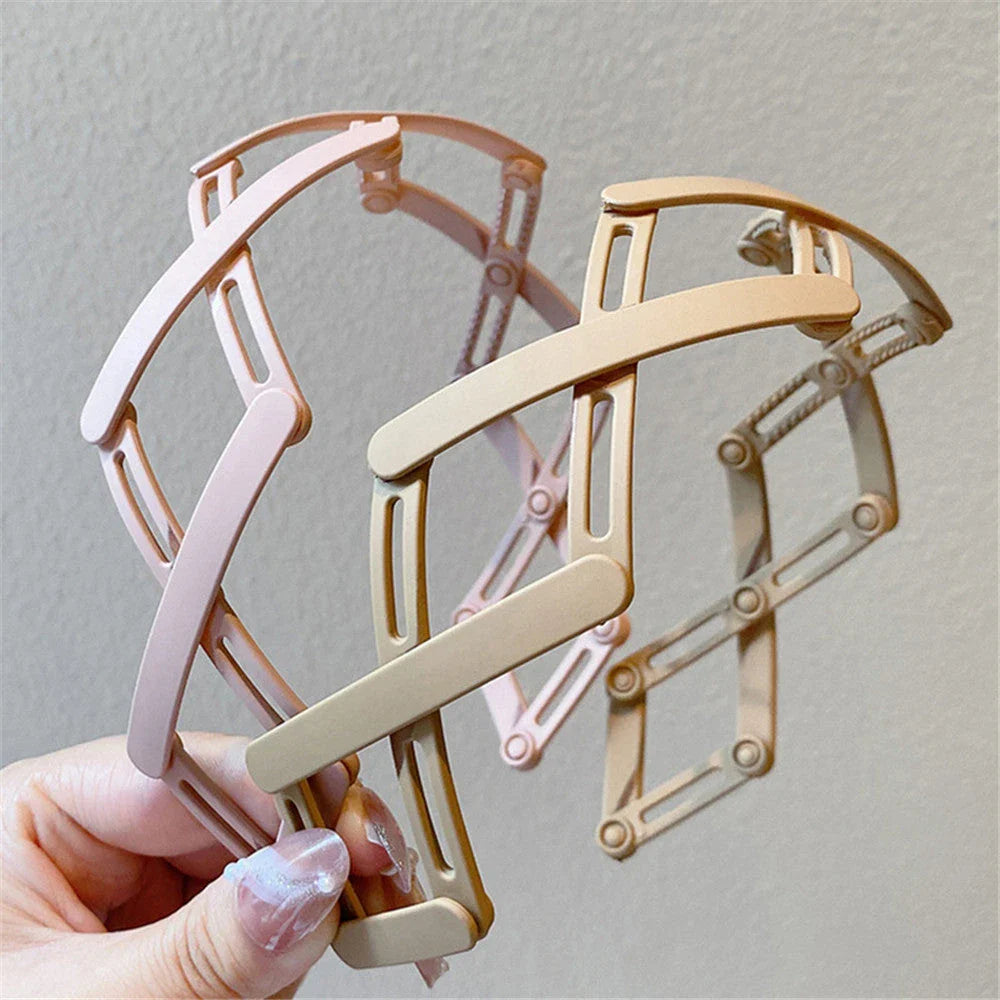Retractable Pocket Hair Band - A stylish, secure, and convenient hair accessory that can be easily stored in your pocket or bag.