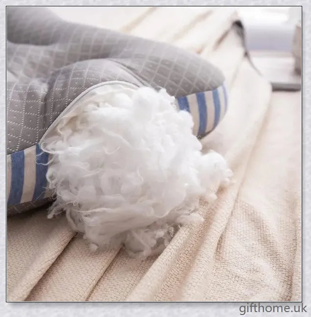 Antibacterial and anti-mite soybean fibre pillow with plush, supportive filling and durable polyester cover