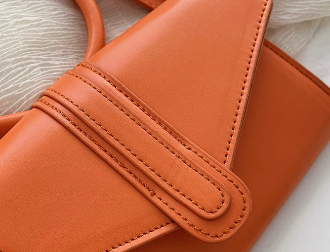 All-Match Messenger Bag in Black - A timeless British accessory with premium materials and versatile design
