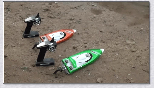 RC Speed Turbo Racing Boat - Sleek, high-performance remote control boat with aerodynamic design and powerful propulsion for exhilarating water adventures.