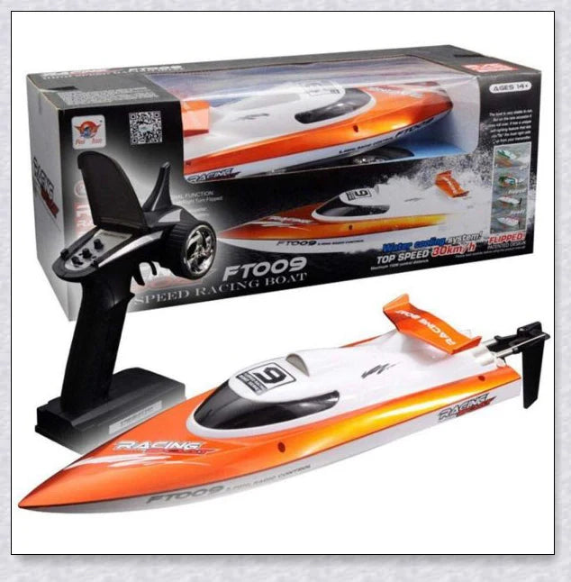 RC Speed Turbo Racing Boat - Sleek, high-performance remote control boat with aerodynamic design and powerful propulsion for exhilarating water adventures.