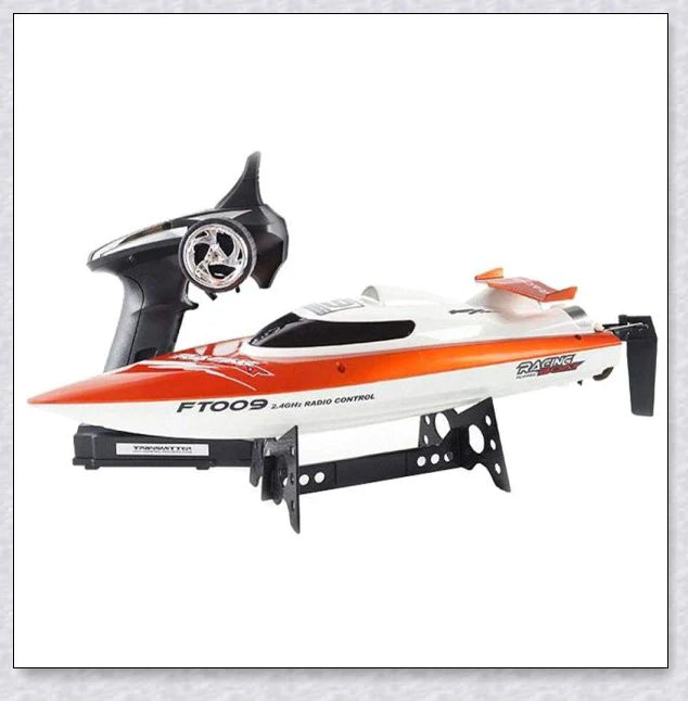 RC Speed Turbo Racing Boat - Sleek, high-performance remote control boat with aerodynamic design and powerful propulsion for exhilarating water adventures.