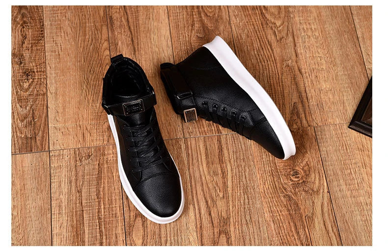 Casual youth board shoes in white, featuring a lightweight and breathable design for all-day comfort