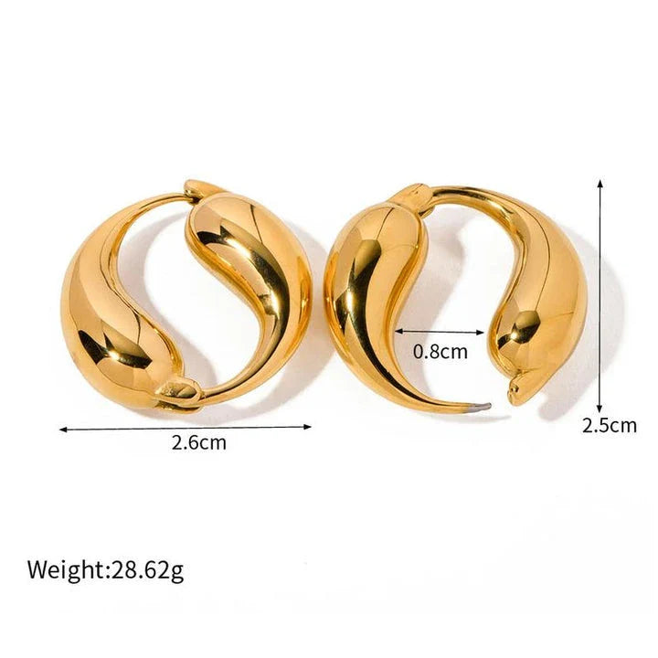 Elegant 18K gold-plated stainless steel water drop earrings with a vintage O-shaped pendant, designed for timeless style and everyday wear.