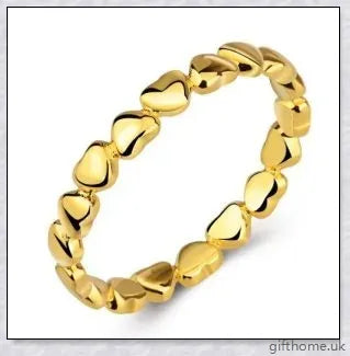 Elegant 925 sterling silver heart-shaped ring with a lustrous finish, perfect for any occasion
