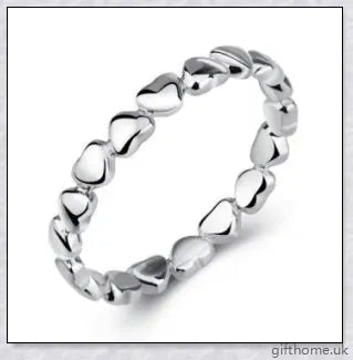 Elegant 925 sterling silver heart-shaped ring with a lustrous finish, perfect for any occasion