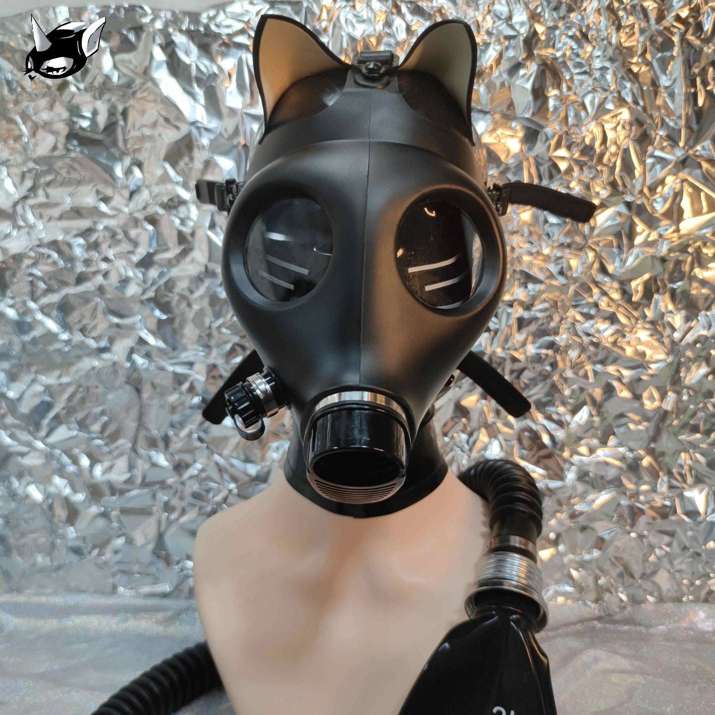 Latex Gas Mask Choking Set Breathing Bag - A premium costume accessory with innovative design and practical features
