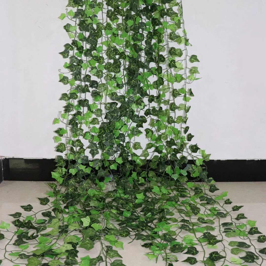 2.5-metre artificial ivy leaf garland with 100 detailed, lifelike leaves made from silk cloth and plastic