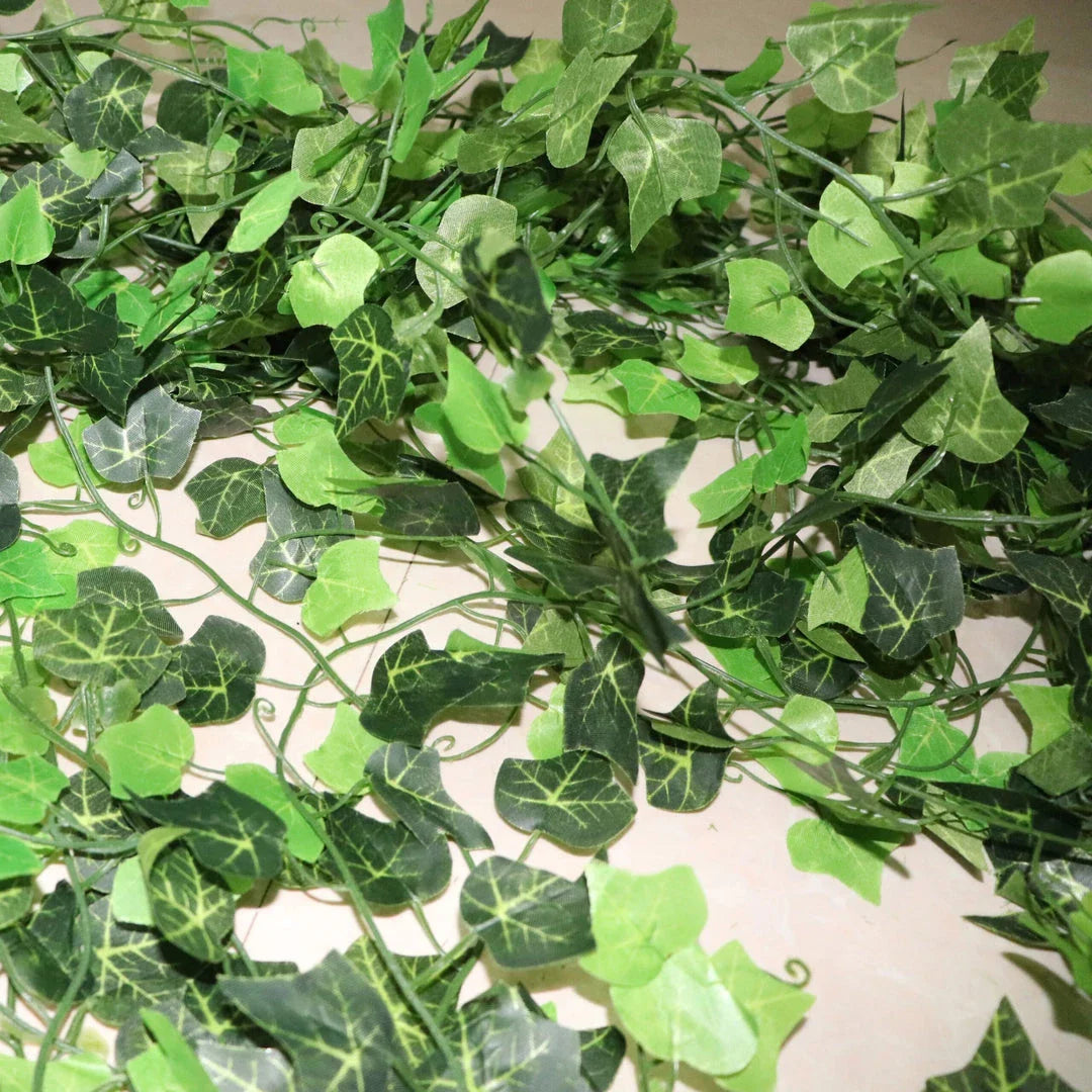 2.5-metre artificial ivy leaf garland with 100 detailed, lifelike leaves made from silk cloth and plastic