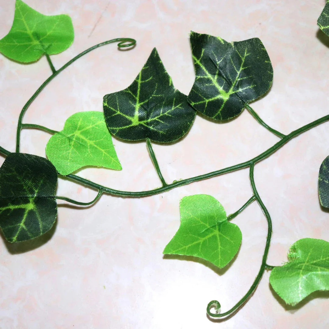 2.5-metre artificial ivy leaf garland with 100 detailed, lifelike leaves made from silk cloth and plastic