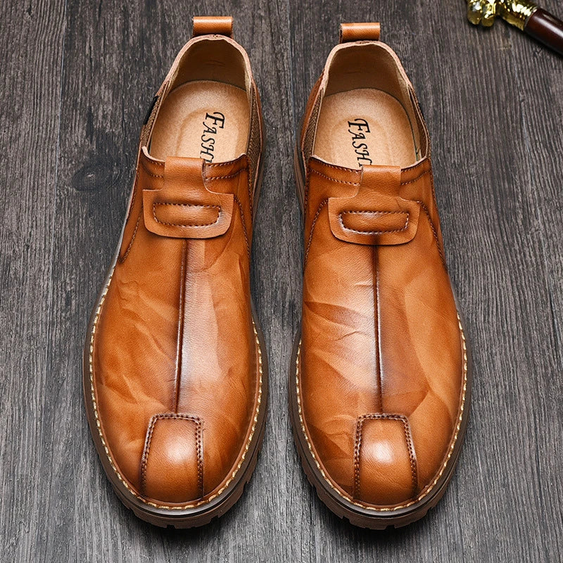 Men's outdoor leisure boots in classic British style, made from premium cowhide leather with a thick sole and middle heel