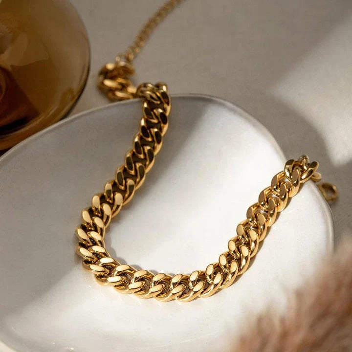 18K gold plated stainless steel anklet with thick chain, a sophisticated and durable accessory for any occasion