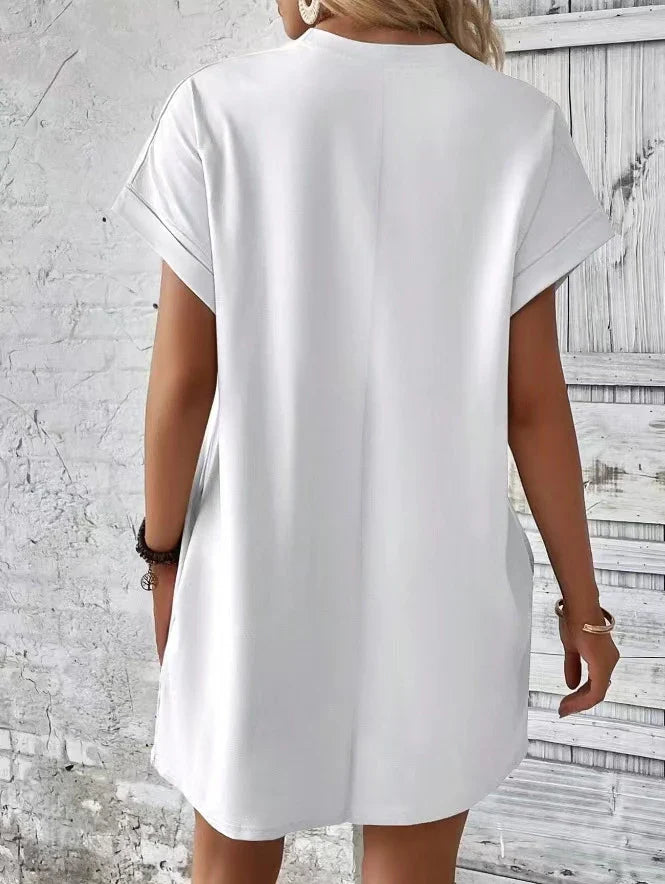 Trendha Loose Short Sleeve Dress with Pockets - Casual Solid Colour Round Neck Straight Dress for Women