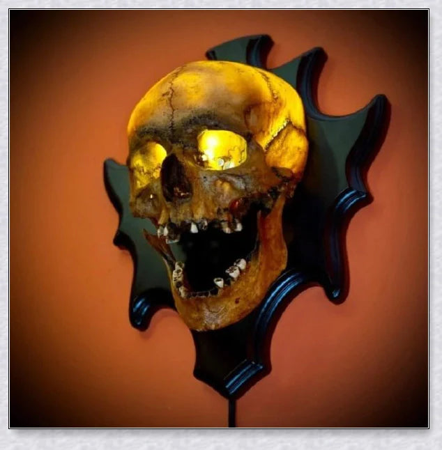 Skull Lamp 'Singing Head' Night Light - A captivating resin lamp that casts a mesmerising glow, perfect for Halloween and gothic-inspired home decor