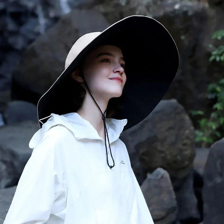 Large Brim Beach Cap with waterproof, quick-drying fabric and 17cm oversized brim for comprehensive sun protection