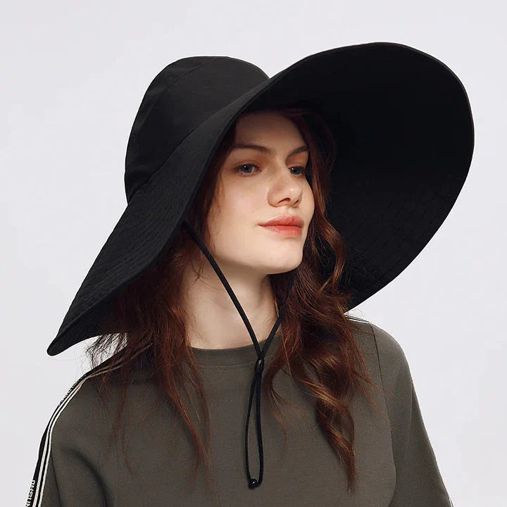Large Brim Beach Cap with waterproof, quick-drying fabric and 17cm oversized brim for comprehensive sun protection