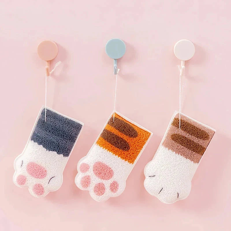 Cat Paw Bath Sponge - A fun and effective bath accessory with a unique honeycomb structure for deep cleansing and gentle exfoliation