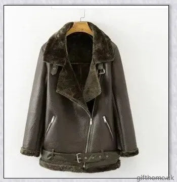 Stylish and cosy artificial fur zipper coat for women, featuring a sleek PU leather exterior and plush lining for exceptional warmth and comfort.