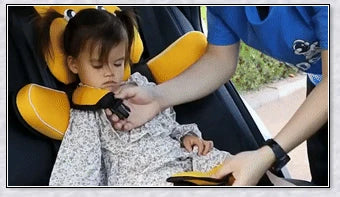 Portable Children's Car Seat with adjustable headrest and shoulder straps, designed for safe and comfortable car travel from 6 months to 12 years old.