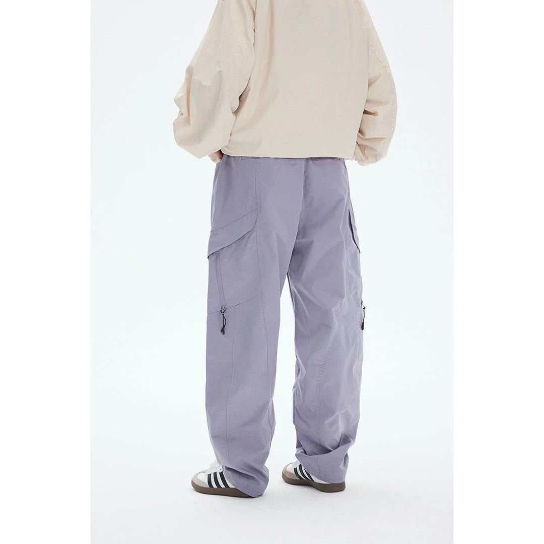 Men's leisure cargo trousers in various colours made from a durable chemical fiber blend fabric