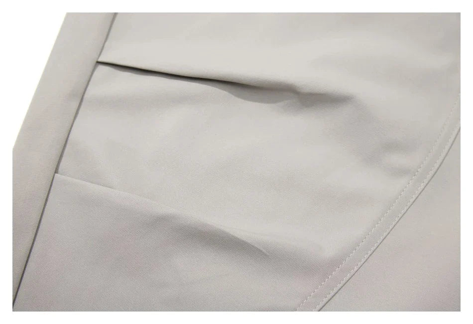 Men's leisure cargo trousers in various colours made from a durable chemical fiber blend fabric