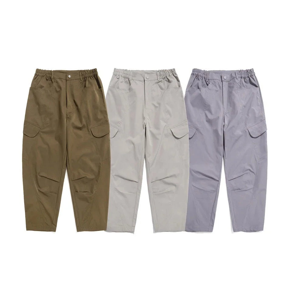 Men's leisure cargo trousers in various colours made from a durable chemical fiber blend fabric