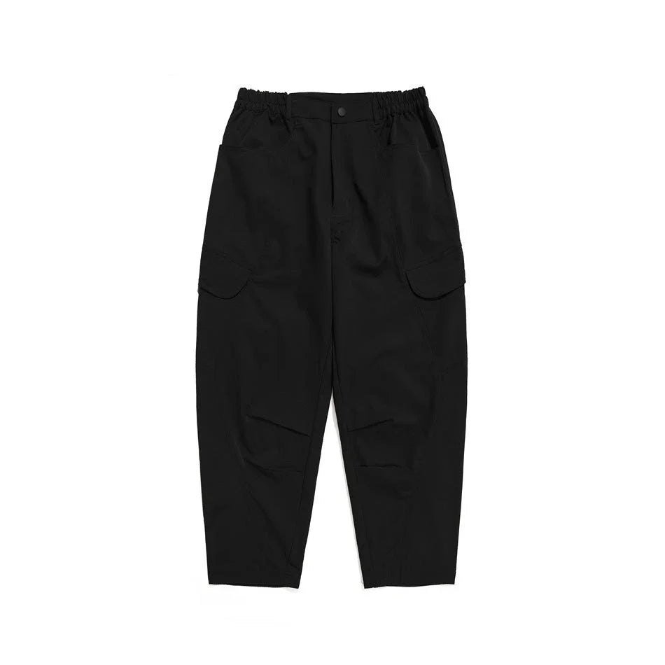 Men's leisure cargo trousers in various colours made from a durable chemical fiber blend fabric