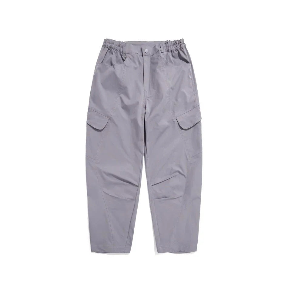 Men's leisure cargo trousers in various colours made from a durable chemical fiber blend fabric