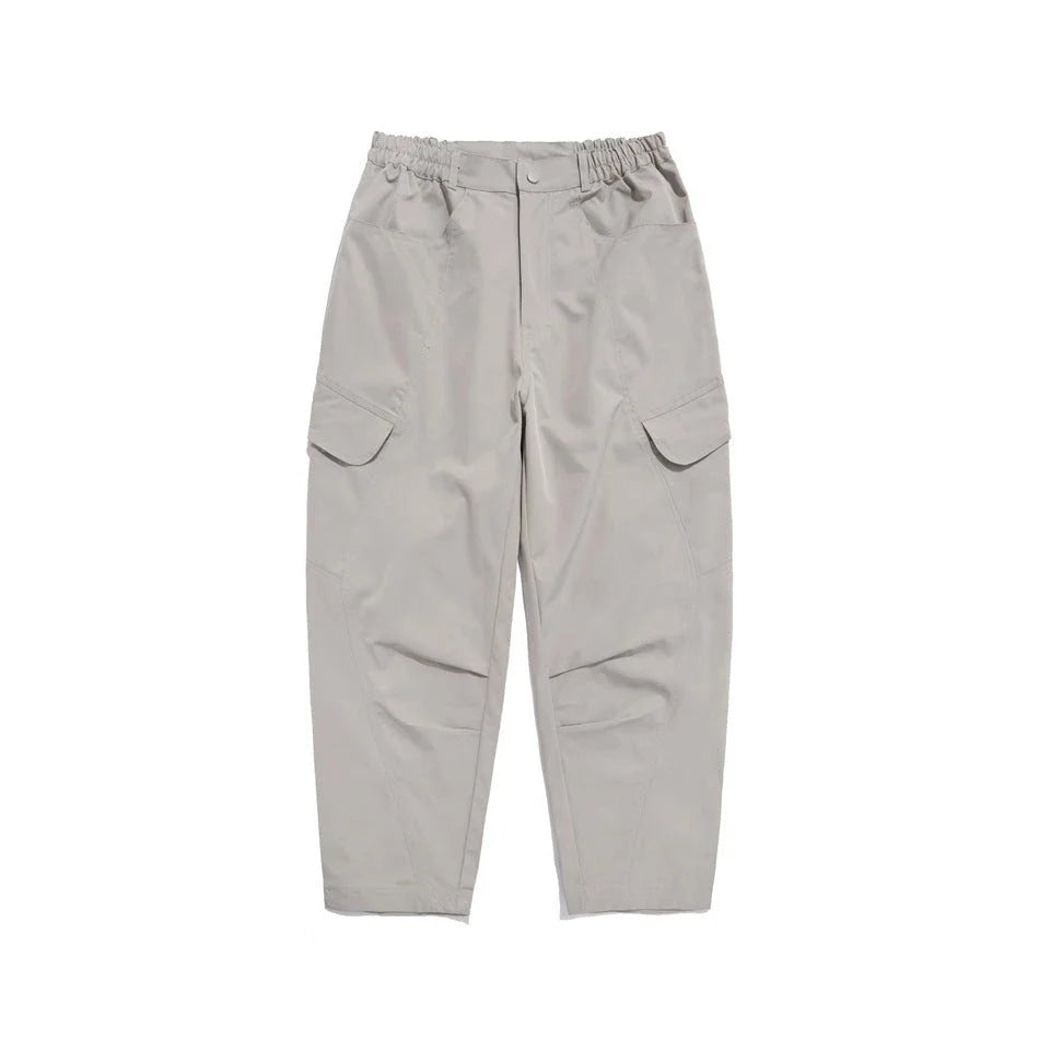 Men's leisure cargo trousers in various colours made from a durable chemical fiber blend fabric
