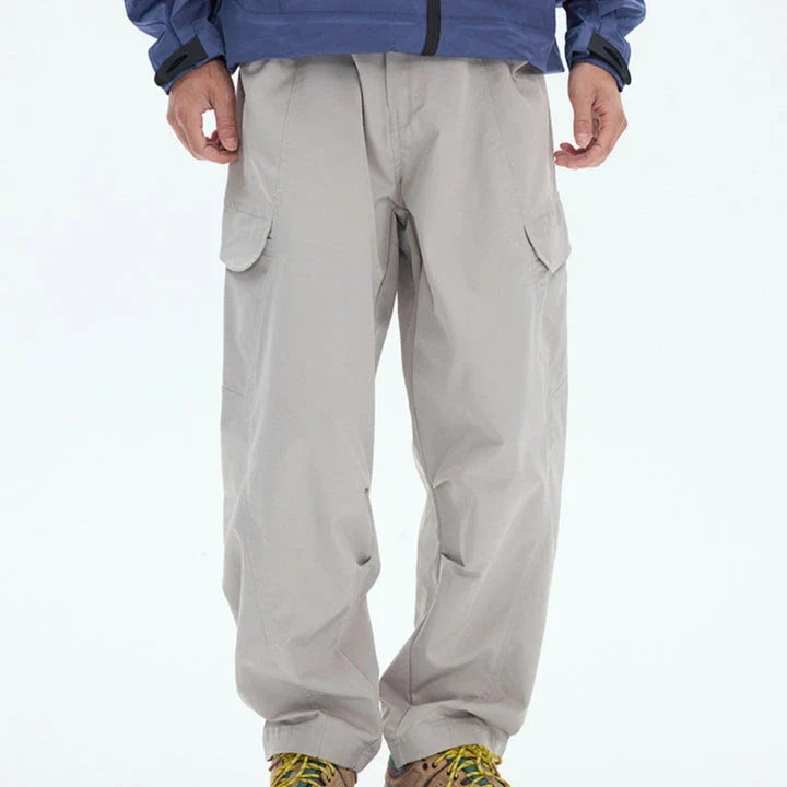 Men's leisure cargo trousers in various colours made from a durable chemical fiber blend fabric
