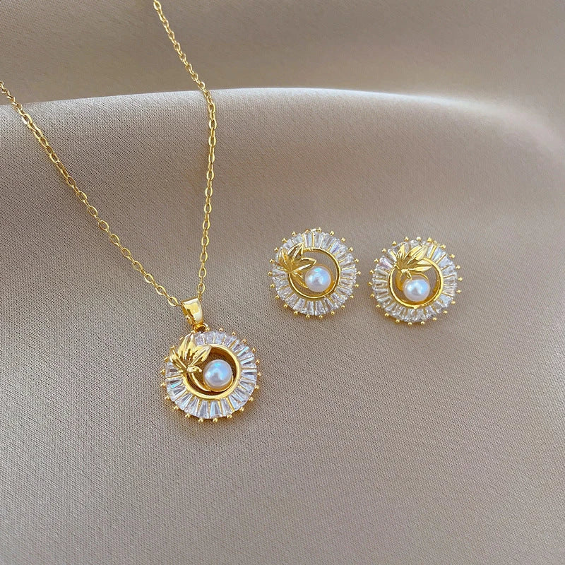 Personalized jewelry set with square pendant, round ring, and leaf-shaped earrings in titanium steel with diamond accents