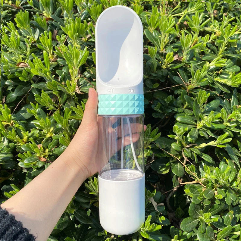 Portable dog water cup with one-click lock for outdoor travel