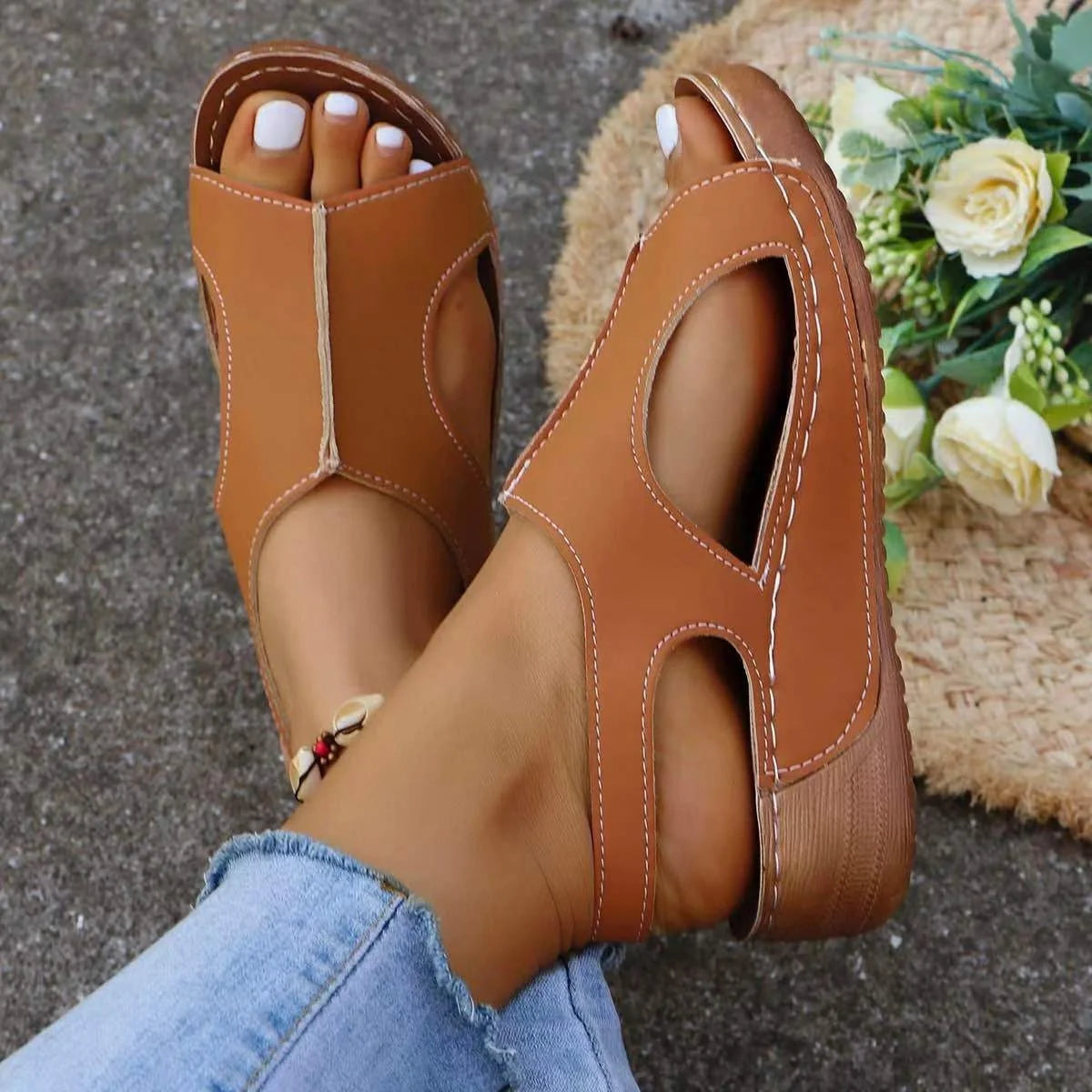 Stylish women's summer wedge sandals with elastic band in various colours