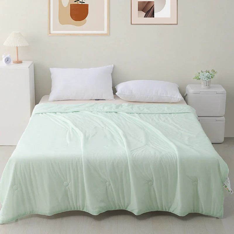 Machine washable ice silk thin quilt with cool feeling fabric in various colors and sizes