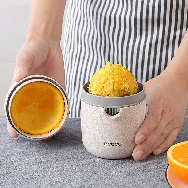 Versatile manual fruit juicer made with wheat straw and PP plastic, capable of juicing a variety of citrus and soft fruits