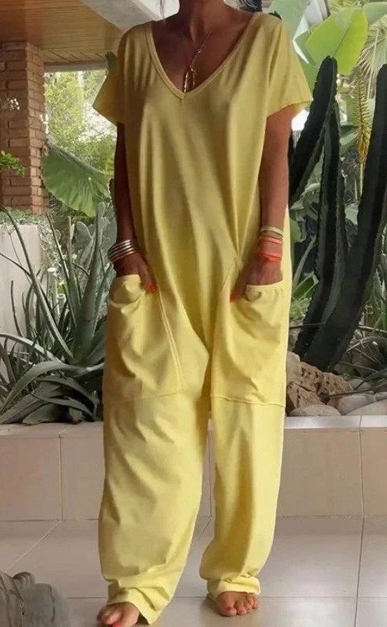 V-neck oversized pocket jumpsuit in solid colours for street fashion