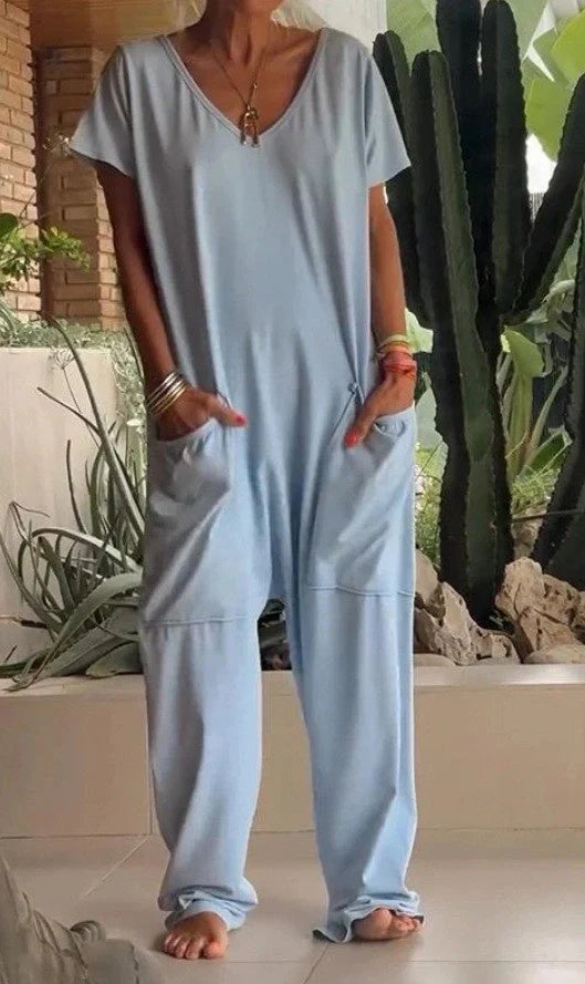 V-neck oversized pocket jumpsuit in solid colours for street fashion