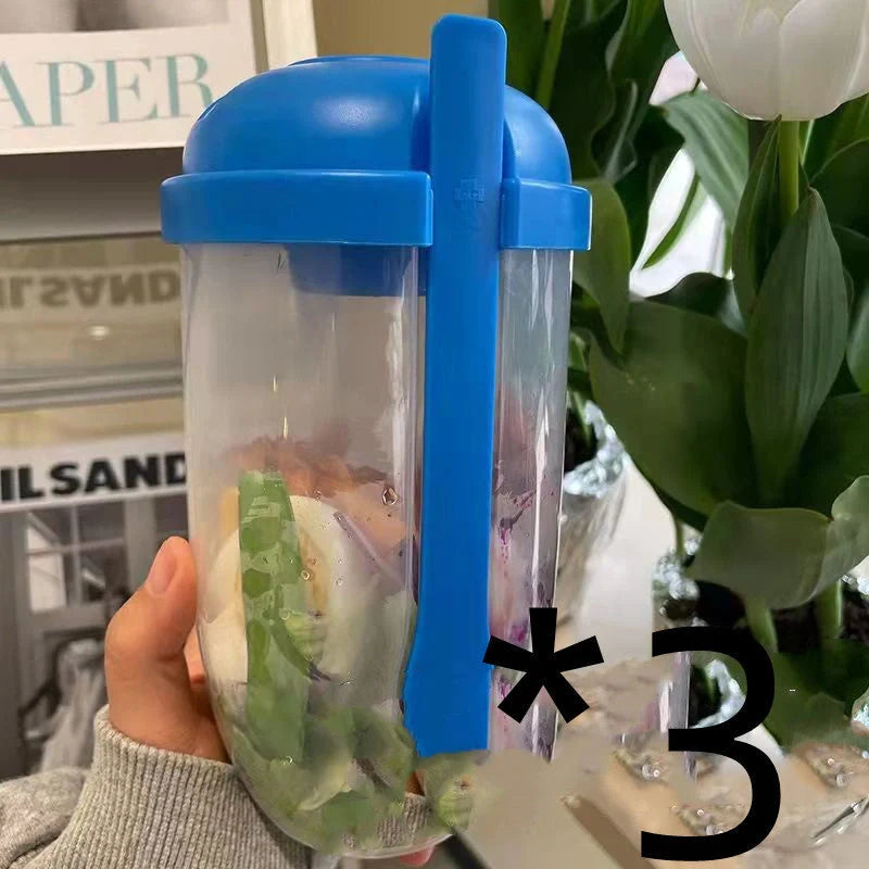 Modern minimalist salad cup with fork and cover in four colours, 1000ml capacity