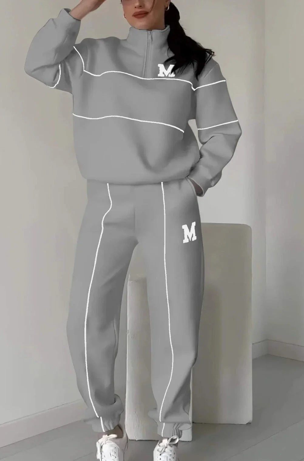 Women's 2-Piece Lounge Set with Hoodless Pullover Sweatshirt and Baggy Fashion Sweatpants in Assorted Colours